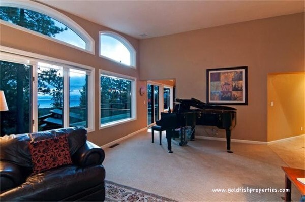 Building Photo - Incline Village: House - 4 Bedrooms, 3.5 B...