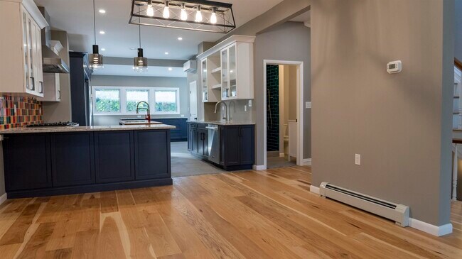 Building Photo - 207 GARDEN St