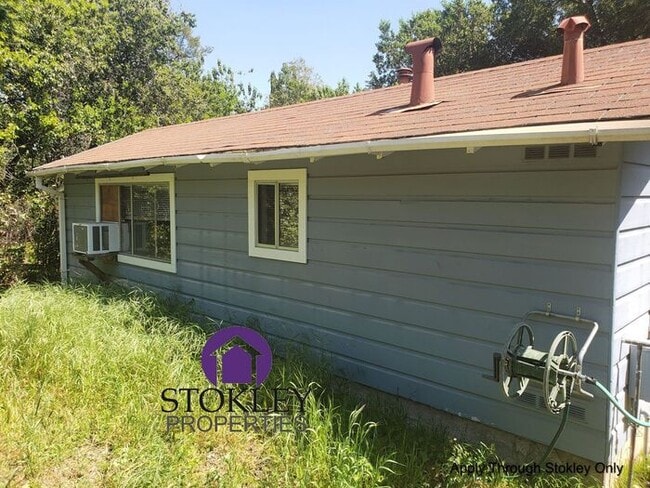 Building Photo - 2234 Oakvale Rd