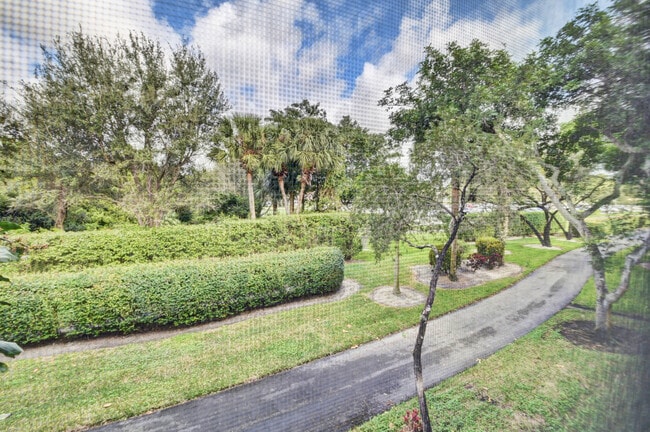 Building Photo - 7281 Amberly Ln