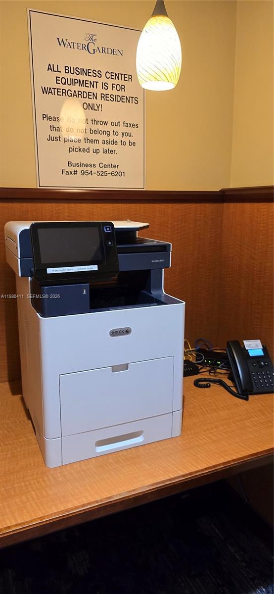 Building Photo - 347 N New River Dr E