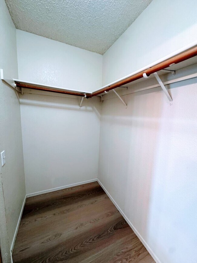 Building Photo - 5141 Bassett Way