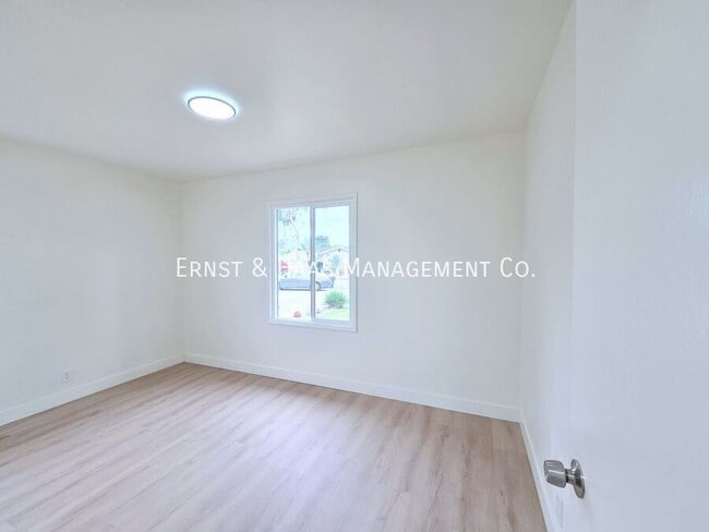 Building Photo - 13418 Lynne Dr
