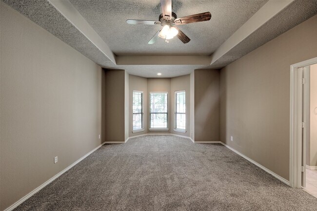 Building Photo - 12460 Lyra Dr