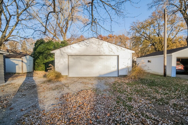 Building Photo - 495 Massillon Rd