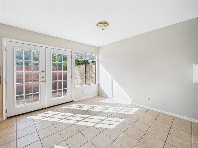 Building Photo - 9520 Quail Village Ln