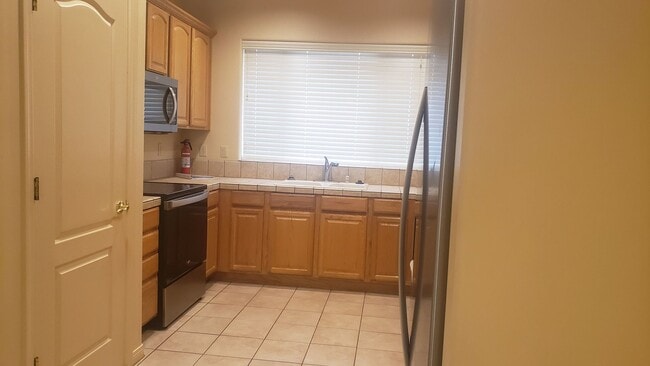 Building Photo - 12608 Mountainside Dr