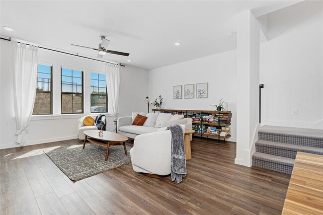 Building Photo - 233 Bridgewater Ave