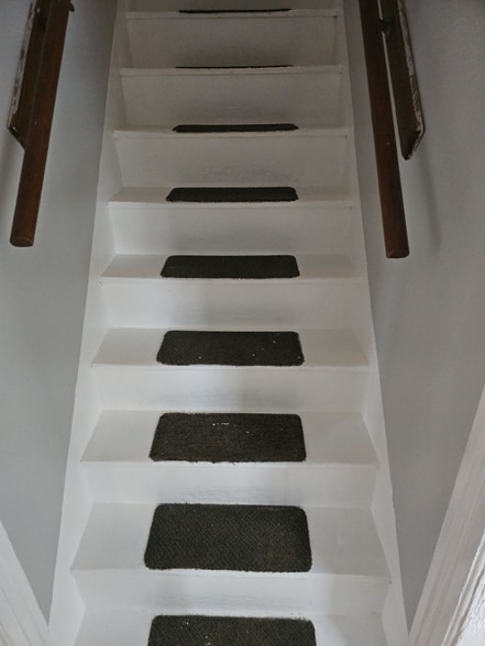 Building Photo - 218 Walnut St