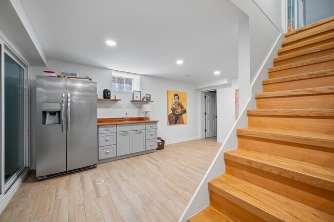 Building Photo - 3183 Parthenon Ave
