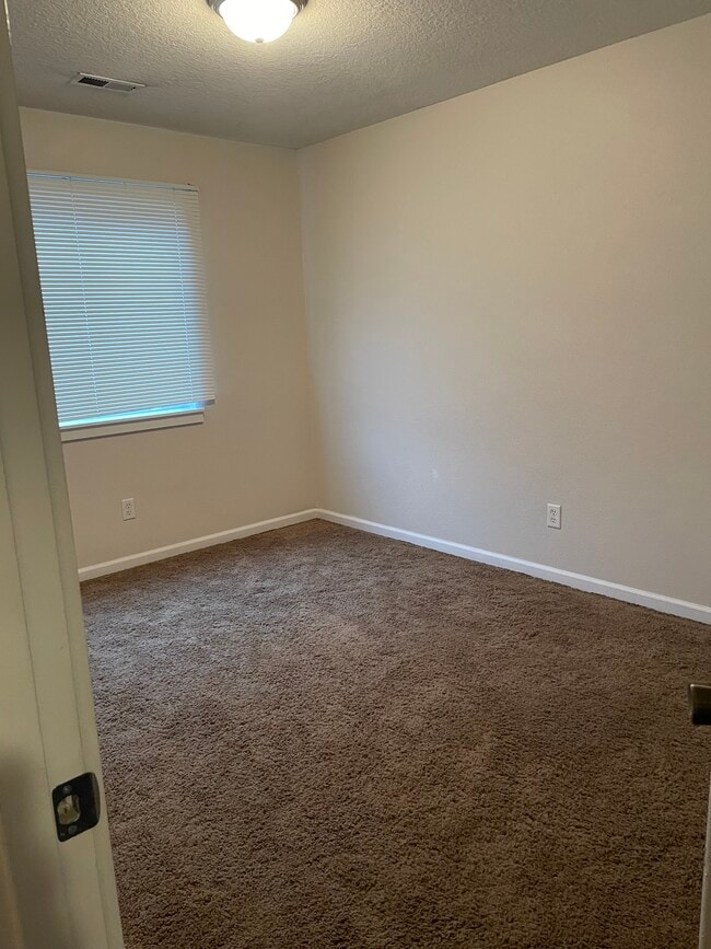 Building Photo - 17872 SW Niks Dr