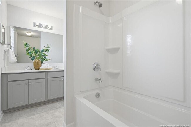 Building Photo - 594 Melbourne Dr