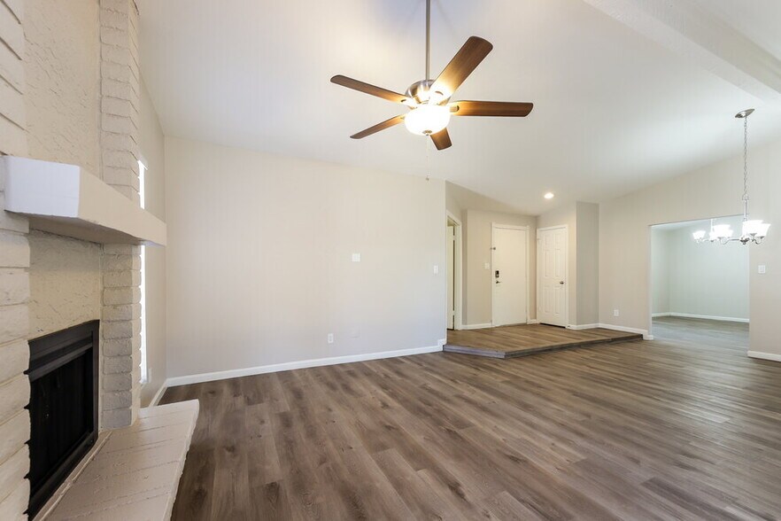Building Photo - 16444 N 46th Ln