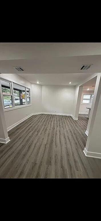 Building Photo - 1105 Quincy Ave