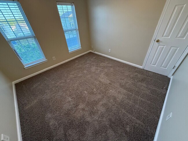 Building Photo - Cute Home in Great North Charlotte Community