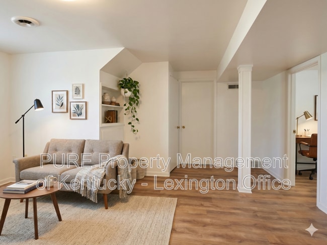 Building Photo - 2225 Sandra Ct