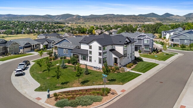 Building Photo - 6625 S Lee St