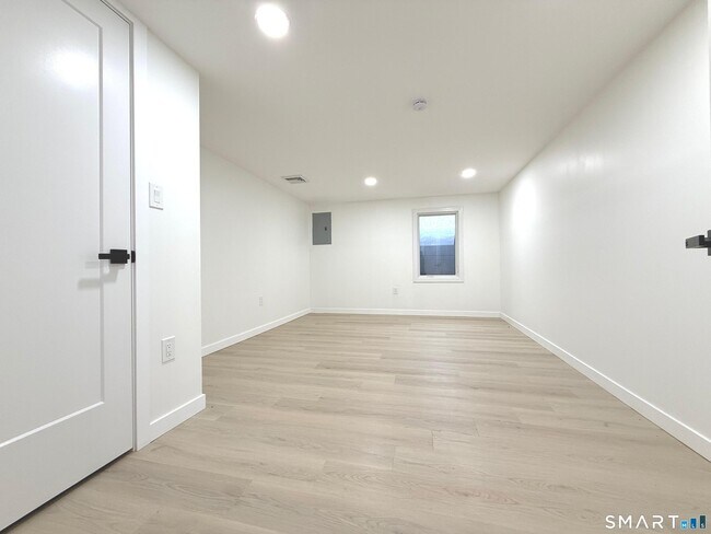 Building Photo - 275 Dayton Rd