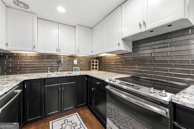 Building Photo - 130 26th St NW
