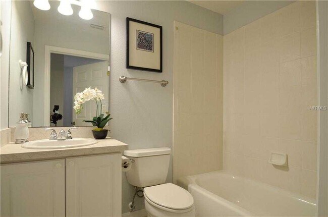 1st floor bathroom - 4210 W Gray Street Unit 1