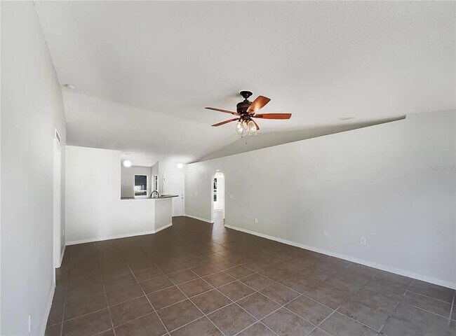 Building Photo - 1725 Sunset Ridge Dr