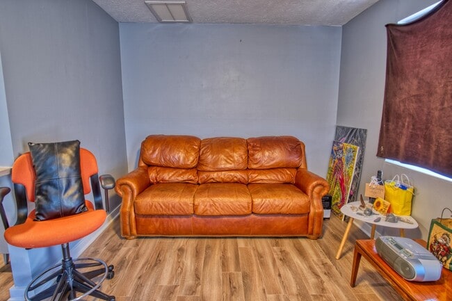 Building Photo - 408 S 11th St