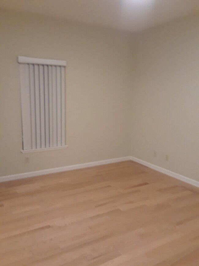 Building Photo - 473 34th Ave