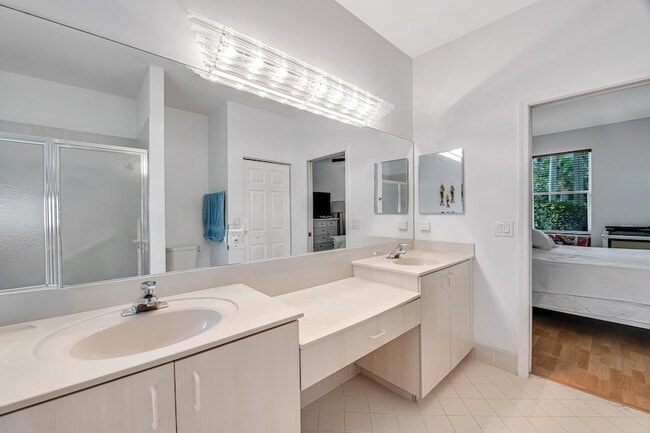 Building Photo - 9543 Crescent View Dr N