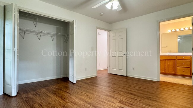 Building Photo - 3 BD//2 BA Condo / Tidal Oaks Community / 2nd Floor Unit / $1,500 per month / No Pets