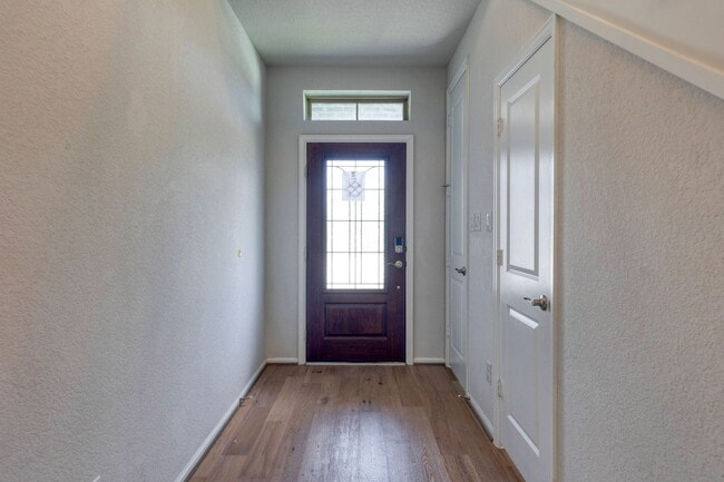 Building Photo - 125 Rangel Dr