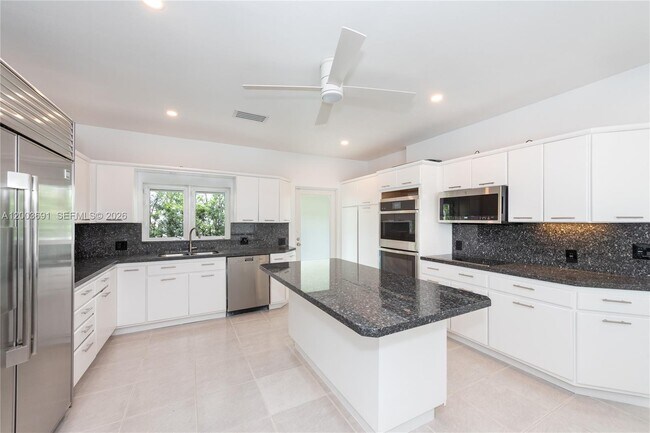Building Photo - 141 Cape Florida Dr