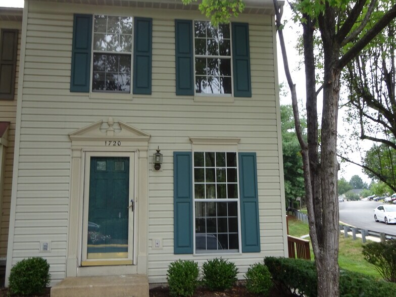 Primary Photo - 1720 Grover Glen Ct