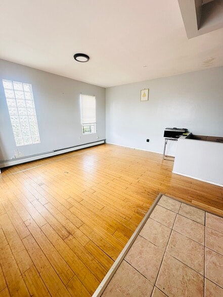 Primary Photo - 9202 Avenue K