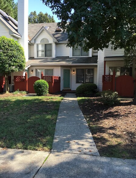 Building Photo - 24 Tamarisk Quay