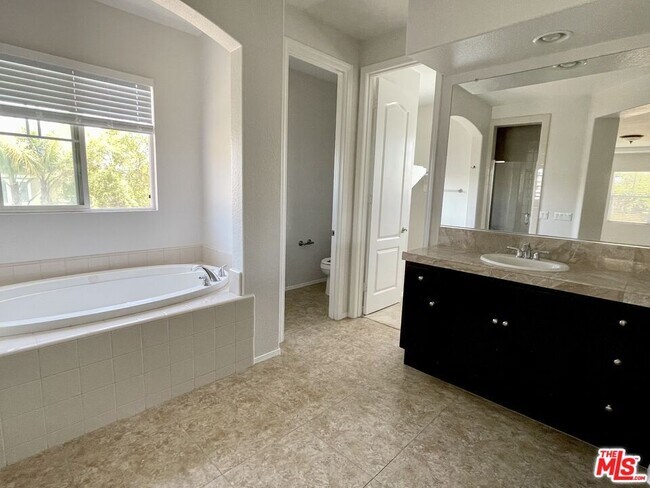 Building Photo - 8776 Soothing Ct