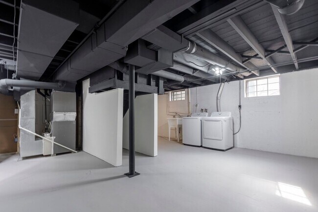 Building Photo - 2664 Kings Hwy