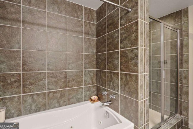 Building Photo - 640 Glen Iris Dr NE