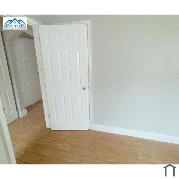 Building Photo - 761 22nd Ave S