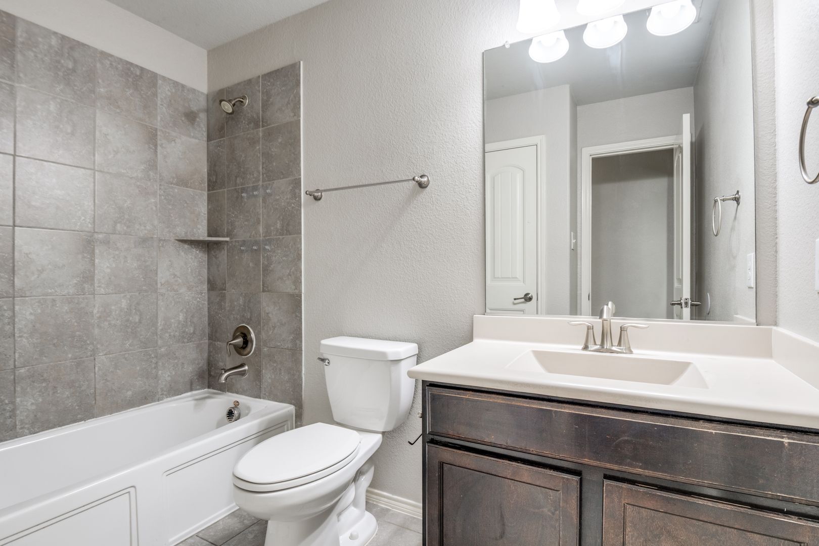 Building Photo - 3013 Fluttermill Dr