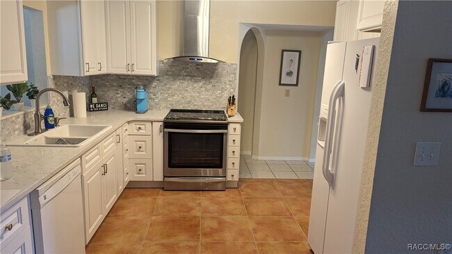 Building Photo - 9664 W Plantation Ln