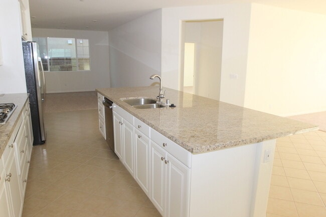 Building Photo - Available! Single Story 3/2 stunner located at West Haven!