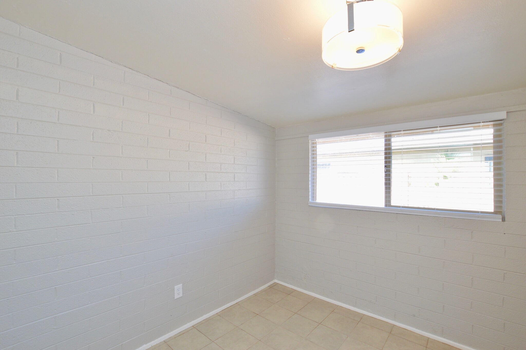 Building Photo - 3207 N 67th Pl