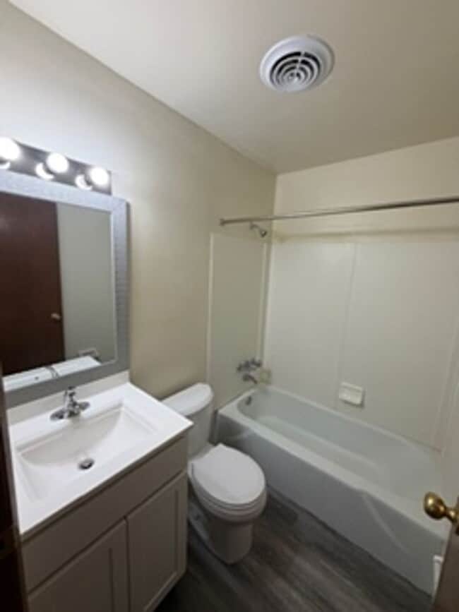 Building Photo - 2637 Adams Ave