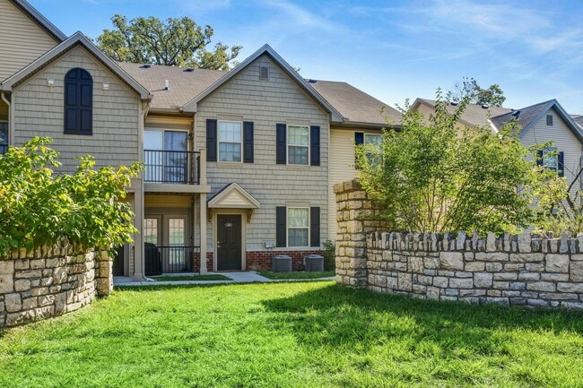 Primary Photo - 1605-105 Gilmore Park Ave