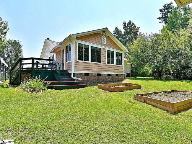 Building Photo - 713 Lindal Ct