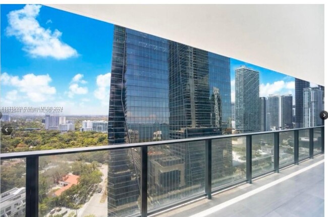 Building Photo - 1451 Brickell Ave