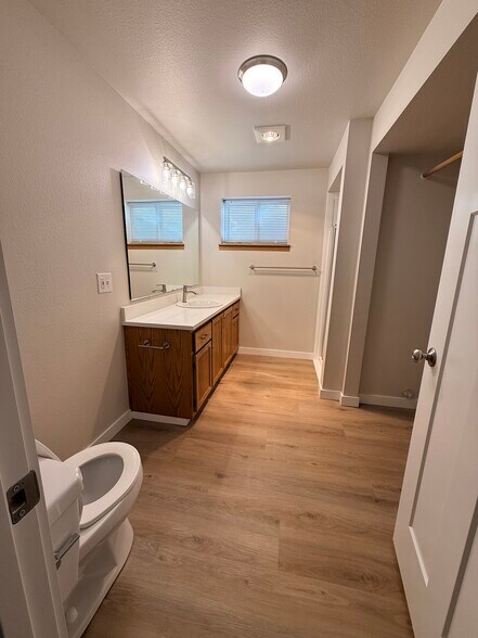 Building Photo - 5225 Springcrest Dr S