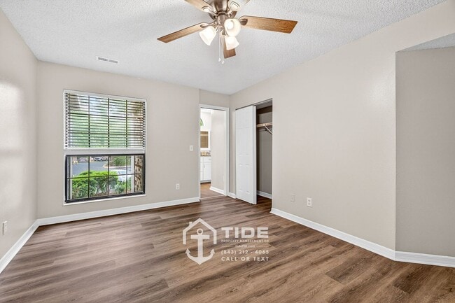 Building Photo - Live Close to It All – Convenient Mount Pleasant Home