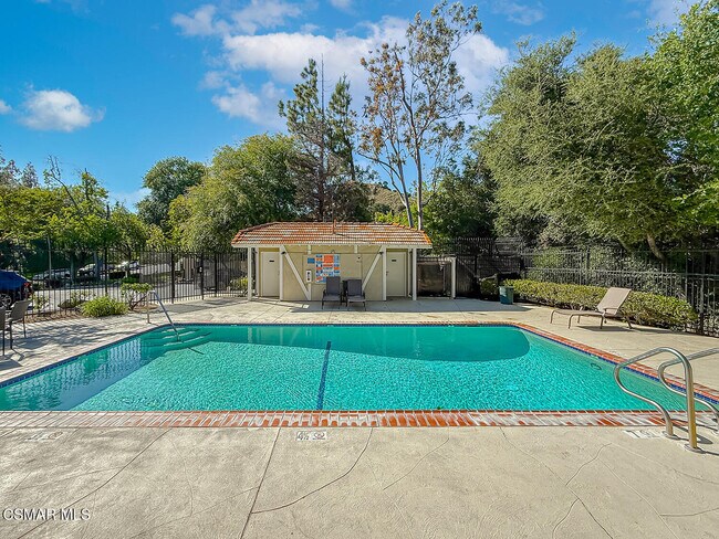 Building Photo - 29717 Strawberry Hill Dr