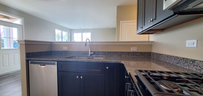 Building Photo - 511 Timber Pointe Dr